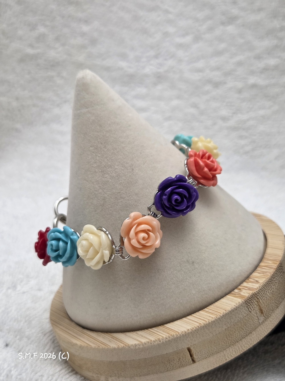 Multicolored Resin Rosette Fashion Bracelet in Silver tone